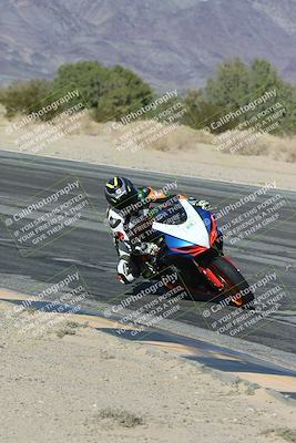 media/Dec-04-2025-Racers Edge (Thu) [[5ebc9f124d]]/3-B Group/7-Session 4 (Turn 10 Inside)/